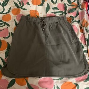NWOT on the fly skirt!